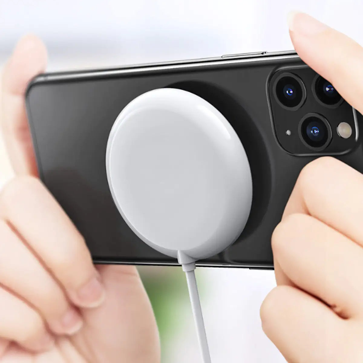 Superfast Ultra Thin And Round Wireless Charger